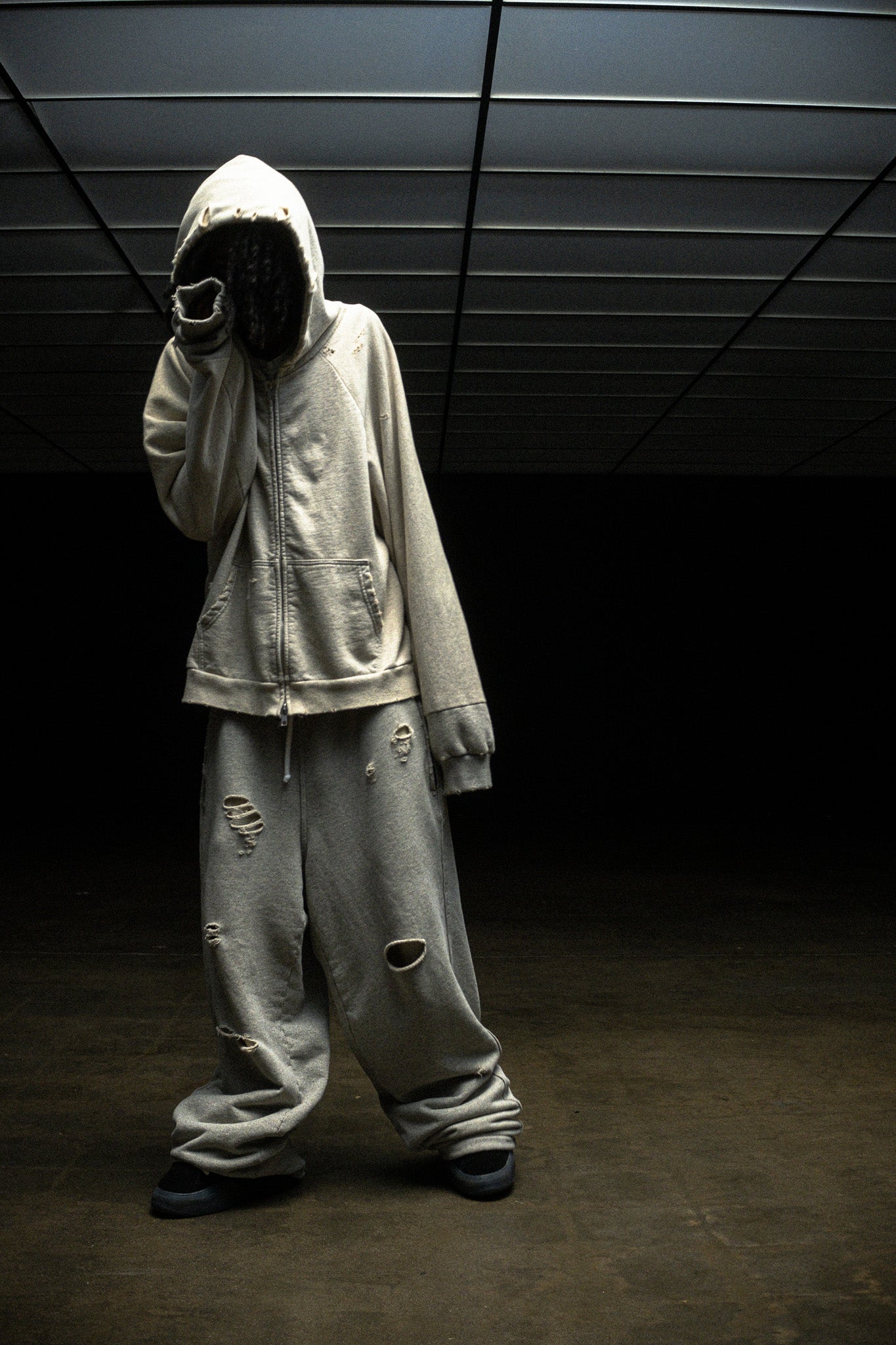 IVORY SLATE ZIP